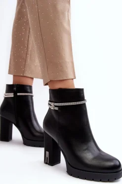 Damskie Botki Na Słupku Z Ozdobą Czarne Carolla