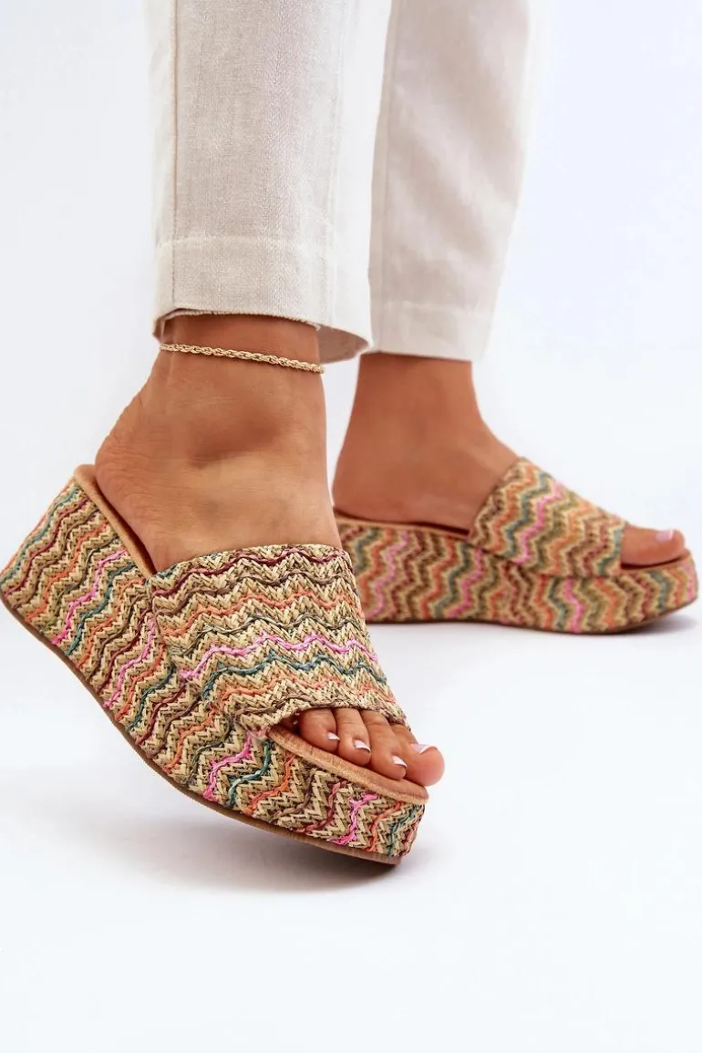 Damskie Klapki Na Koturnie Beżowe Vanarila