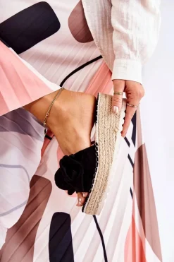 Damskie Klapki Na Koturnie Z Kokardą Czarne Tayla