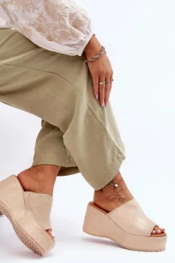 Damskie Klapki Na Masywnej Platformie Beżowe Martina