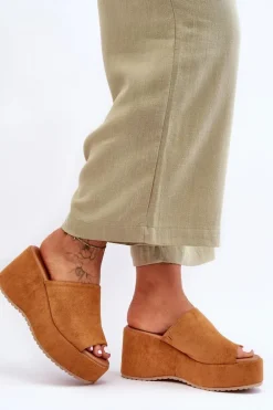 Damskie Klapki Na Masywnej Platformie Camel Martina