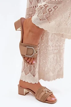 Damskie Klapki Na Obcasie Z Ozdobnym Detalem Ciemnobeżowe Julinemi