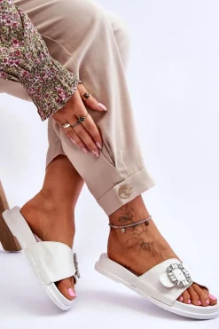 Damskie Klapki Na Platformie Z Ozdobą Białe Beneca