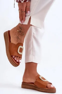 Damskie Klapki Na Platformie Z Ozdobą Brązowe Denicia