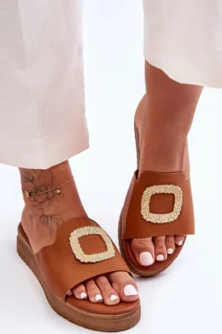 Damskie Klapki Na Platformie Z Ozdobą Brązowe Denicia