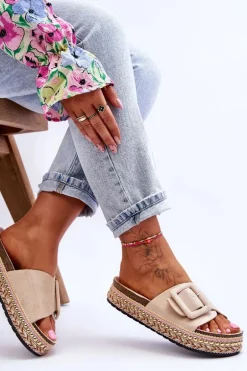 Damskie Klapki Na Zdobionej Platformie Beżowe Joyce