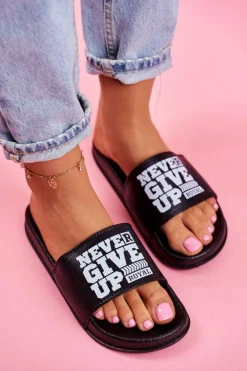 Damskie Klapki Never Give Up Czarno Białe