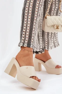 Damskie Klapki Z Eko Skóry Na Słupku I Platformie Jasnobeżowe Tamirella