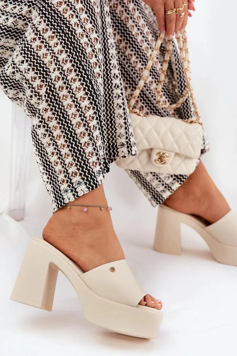 Damskie Klapki Z Eko Skóry Na Słupku I Platformie Jasnobeżowe Tamirella