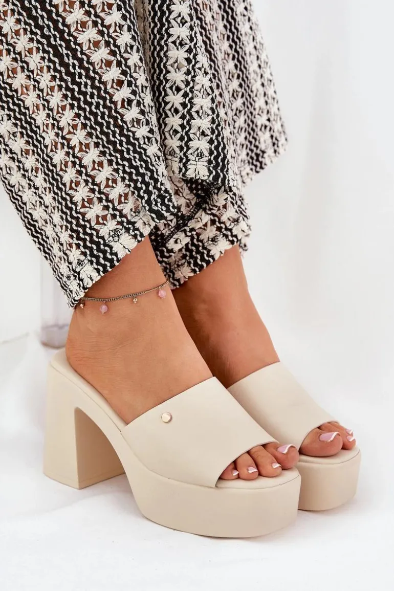 Damskie Klapki Z Eko Skóry Na Słupku I Platformie Jasnobeżowe Tamirella