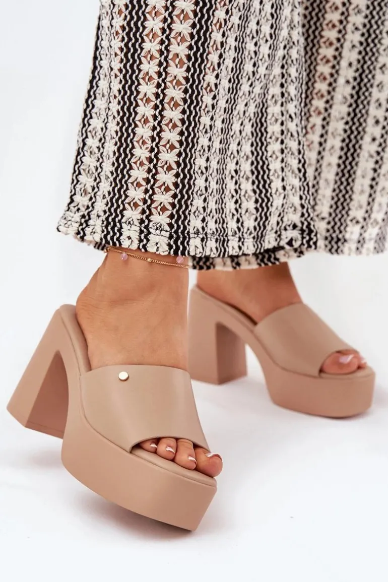 Damskie Klapki Z Eko Skóry Na Słupku I Platformie Khaki Tamirella