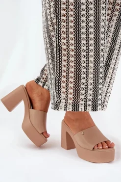 Damskie Klapki Z Eko Skóry Na Słupku I Platformie Khaki Tamirella