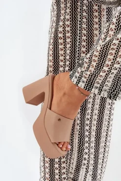 Damskie Klapki Z Eko Skóry Na Słupku I Platformie Khaki Tamirella