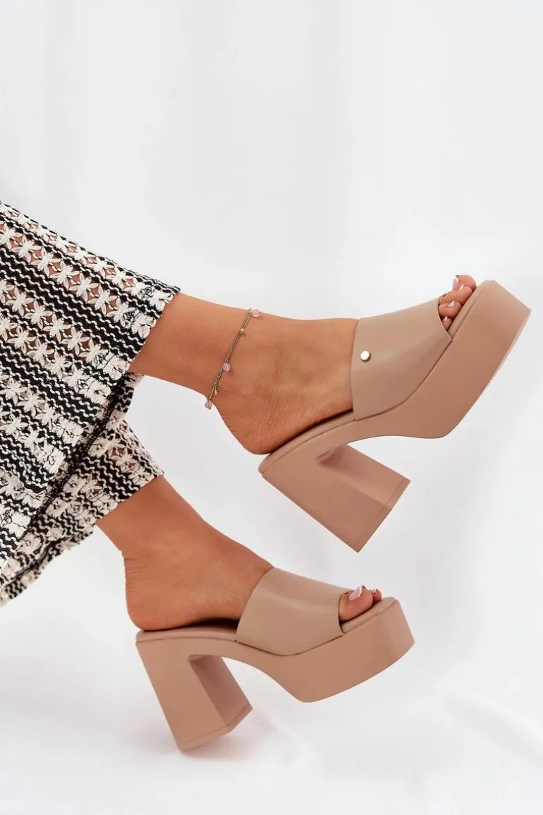 Damskie Klapki Z Eko Skóry Na Słupku I Platformie Khaki Tamirella