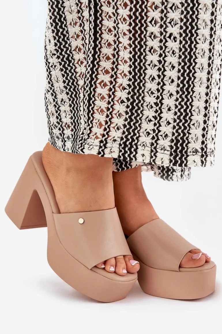 Damskie Klapki Z Eko Skóry Na Słupku I Platformie Khaki Tamirella