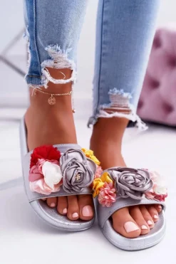 Damskie Klapki Z Kwiatem Szare Della