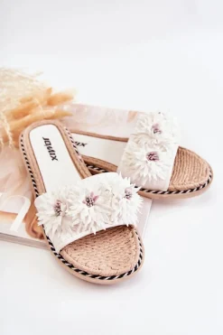 Damskie Klapki Z Materiałowymi Kwiatami Białe Susana