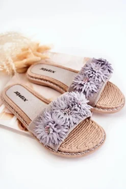 Damskie Klapki Z Materiałowymi Kwiatami Szare Susana