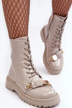 Damskie Lakierowane Botki Workery Z Ozdobą D&A MR870-67 Jasnoszare