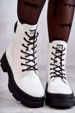 Damskie Lakierowane Botki Workery Sznurowane Białe Conny