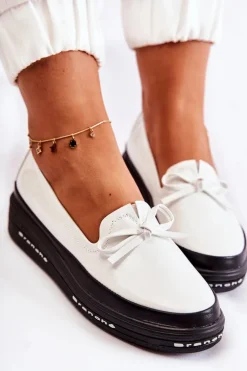 Damskie Lakierowane Mokasyny Na Koturnie Białe Frilly