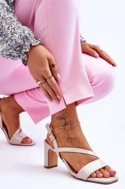 Damskie Lakierowane Sandały Na Słupku Beżowe Carrie