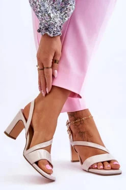 Damskie Lakierowane Sandały Na Słupku Beżowe Carrie