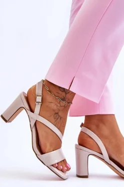 Damskie Lakierowane Sandały Na Słupku Beżowe Carrie