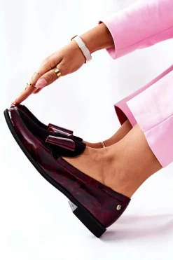 Damskie Półbuty Maciejka Lakierowane Loafery Marmurkowe Bordowe 04099-33