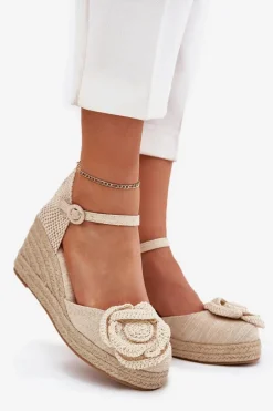 Damskie Sandały Na Koturnie Z Plecionką I Szydełkowym Kwiatem Beżowe Ismilea