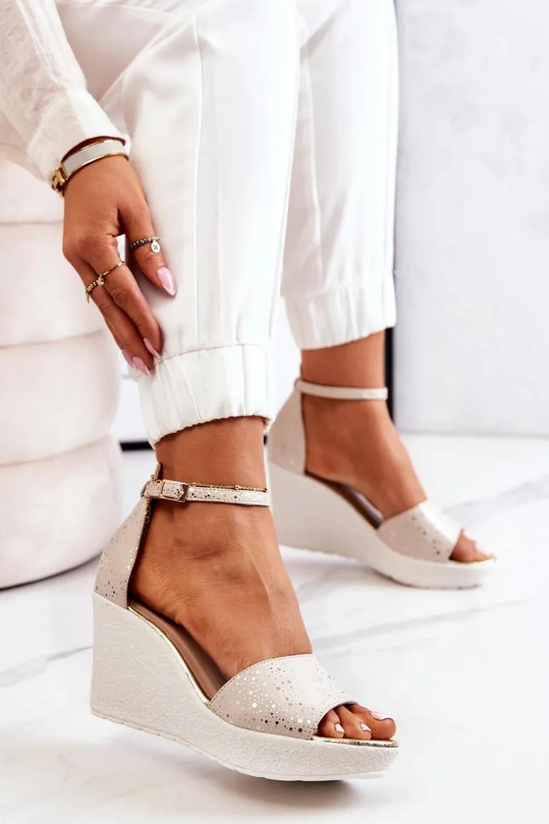 Damskie Sandały Na Koturnie Laura Messi 2389 Beżowe