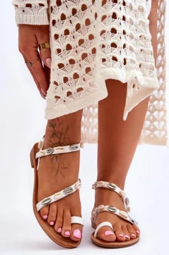 Damskie Sandały Z Ozdobnymi Muszelkami Biało-Beżowe Verdem