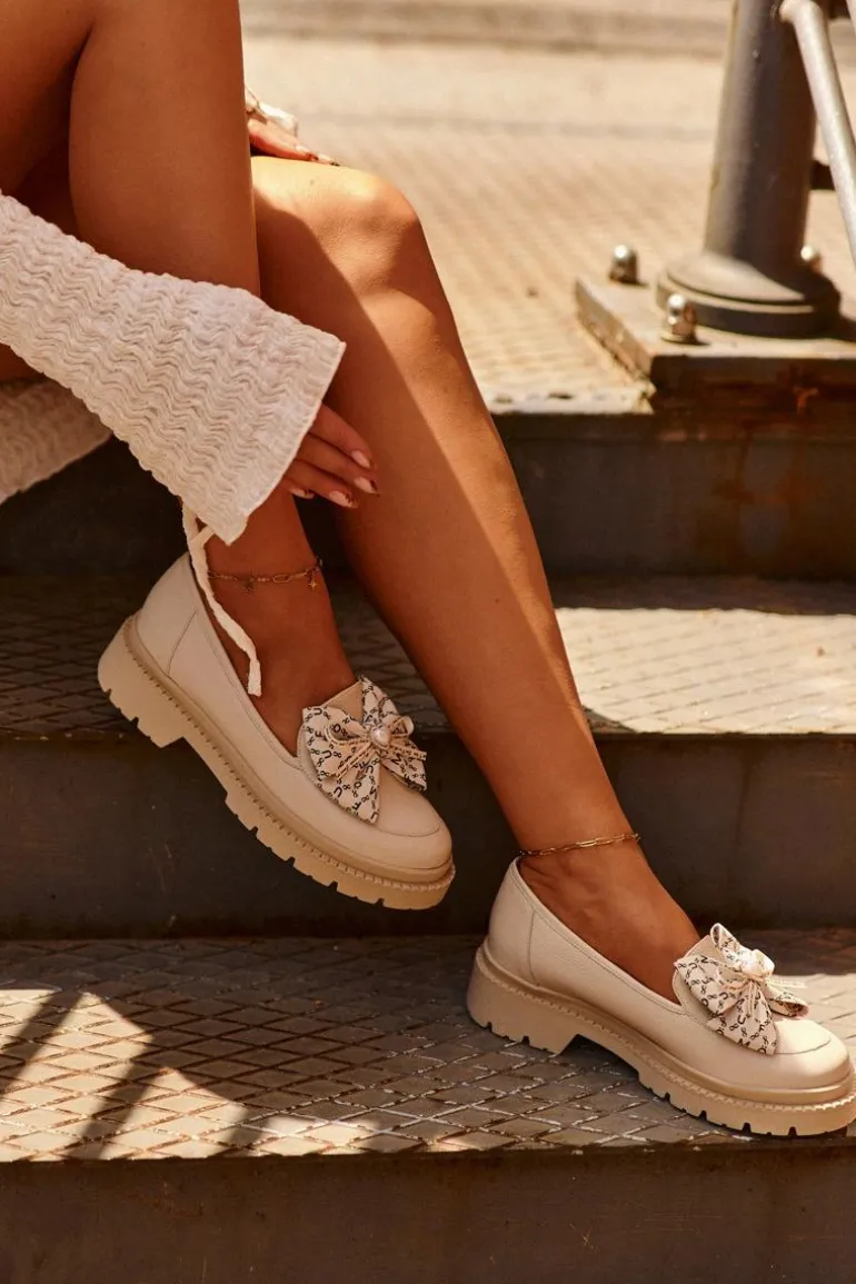 Damskie Skórzane Mokasyny Z Kokardą Laura Messi 2787 Jasnobeżowe