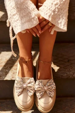 Damskie Skórzane Mokasyny Z Kokardą Laura Messi 2787 Jasnobeżowe