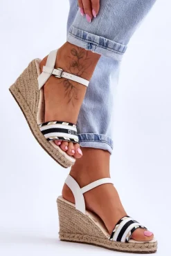 Damskie Wygodne Sandały Na Koturnie Big Star LL274878 Białe