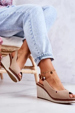 Damskie Wygodne Sandały Na Koturnie Ciemnobeżowe Thallas