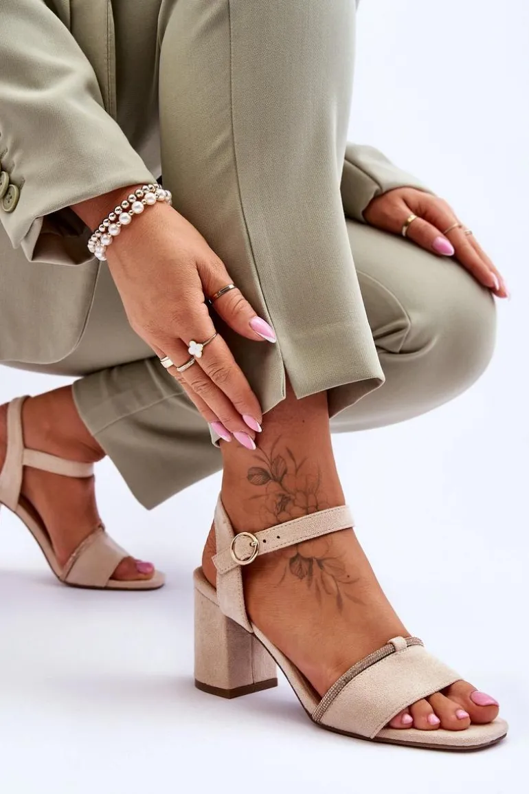 Damskie Zamszowe Sandały Na Niskim Słupku Beżowe Loredo