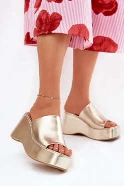 Eko Skórzane Klapki Damskie Na Platformie I Koturnie Złote Kisoffi