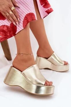 Eko Skórzane Klapki Damskie Na Platformie I Koturnie Złote Kisoffi