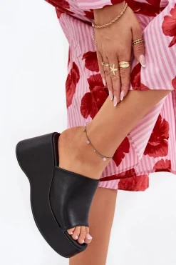 Eko Skórzane Klapki Damskie Na Platformie I Koturnie Czarne Kisoffi