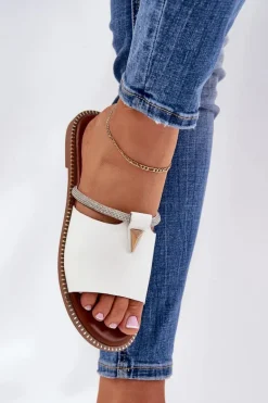 Eko Skórzane Klapki Na Płaskim Obcasie Z Ozdobnym Paseczkiem Białe Hirtewi