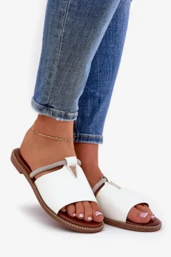 Eko Skórzane Klapki Na Płaskim Obcasie Z Ozdobnym Paseczkiem Białe Hirtewi