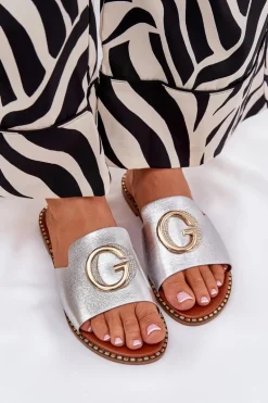 Eko Skórzane Płaskie Klapki Damskie Z Ozdobnym Detalem Srebrne Frelie