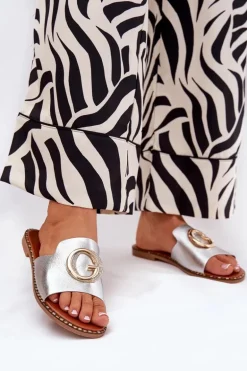 Eko Skórzane Płaskie Klapki Damskie Z Ozdobnym Detalem Srebrne Frelie