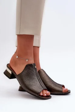 Eleganckie Klapki Damskie Ze Skóry Naturalnej Na Niskim Obcasie Maciejka 06360-20 Grafitowe