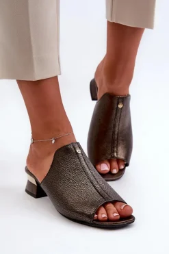 Eleganckie Klapki Damskie Ze Skóry Naturalnej Na Niskim Obcasie Maciejka 06360-20 Grafitowe