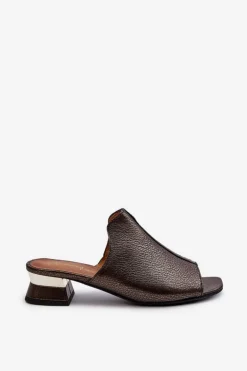 Eleganckie Klapki Damskie Ze Skóry Naturalnej Na Niskim Obcasie Maciejka 06360-20 Grafitowe