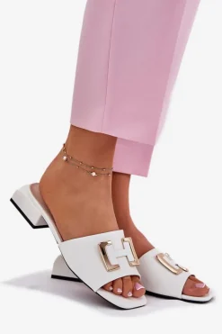 Eleganckie Klapki Damskie Na Klocku Ze Złotym Detalem Vinceza 62229 Białe
