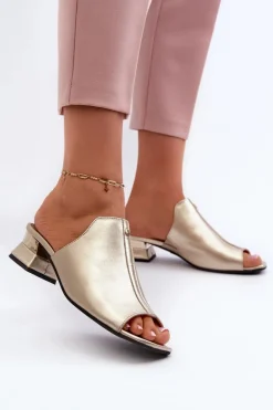 Eleganckie Klapki Damskie Ze Skóry Naturalnej Na Niskim Obcasie Maciejka 06360-25 Złote