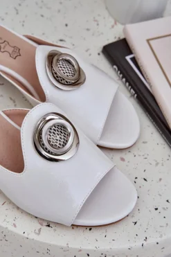 Eleganckie Klapki Damskie Na Niskim Obcasie Z Ozdobą Białe Feledis